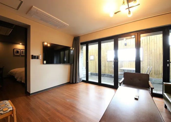 Brown Dot Daeyeon Hotel